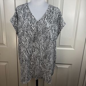 Simply Vera Wang Women Top Sz XXL Black & White Spots VNeck Cap Sleeves